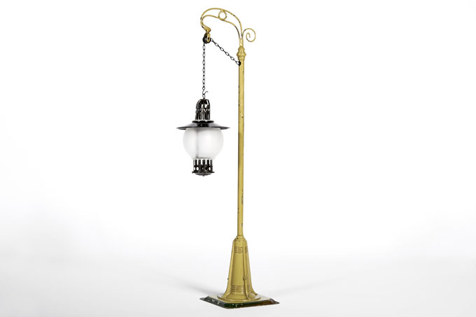 Bing Bogenlampe mit Lampenaufzug