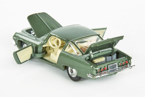 Corgi Toys 241 Chrysler Ghia L64