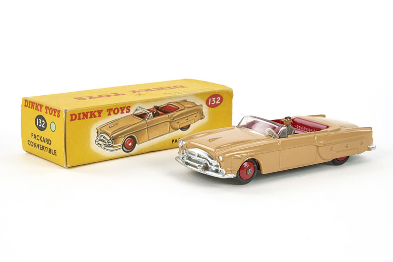 Dinky Toys 132 Packard Convertible