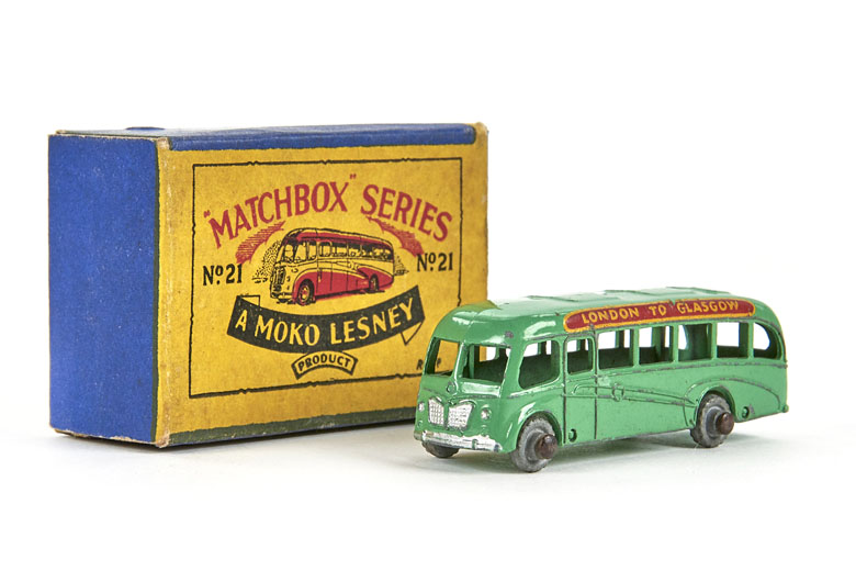 Matchbox 21 Bedford Duple Luxury Coach