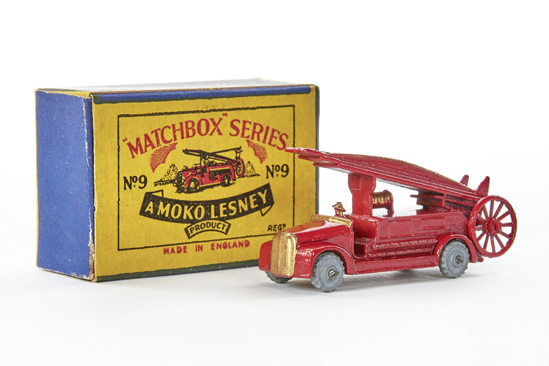 Matchbox 9 Dennis Fire Engine