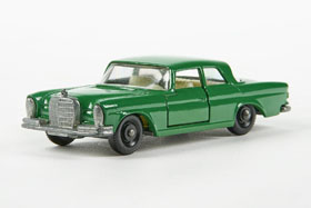 Matchbox 46 Mercedes 300 SE Coupe